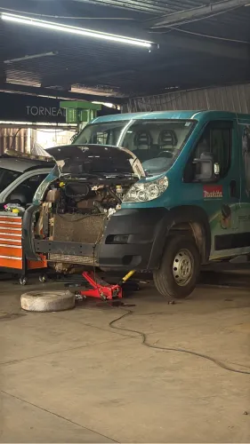 Mecânico de Automóveis 