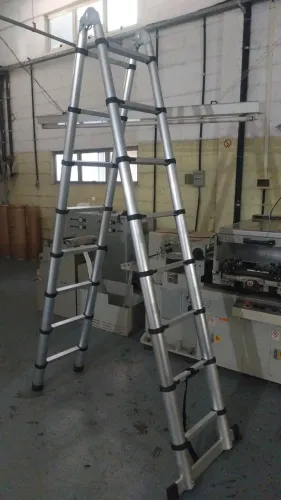 Escada de alumínio telescópica (dupla) 5,0m 16 degraus