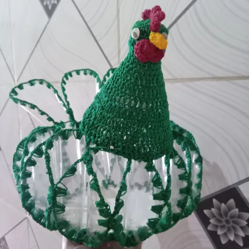 Porta ovos artesanal em formato de galinha