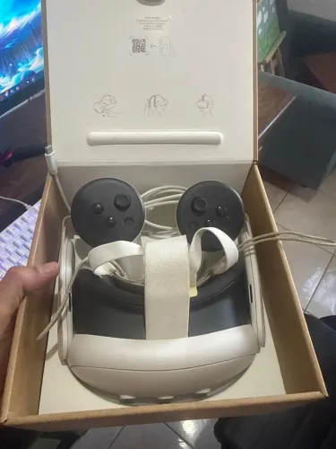 Óculos de Realidade Virtual META QUEST 3