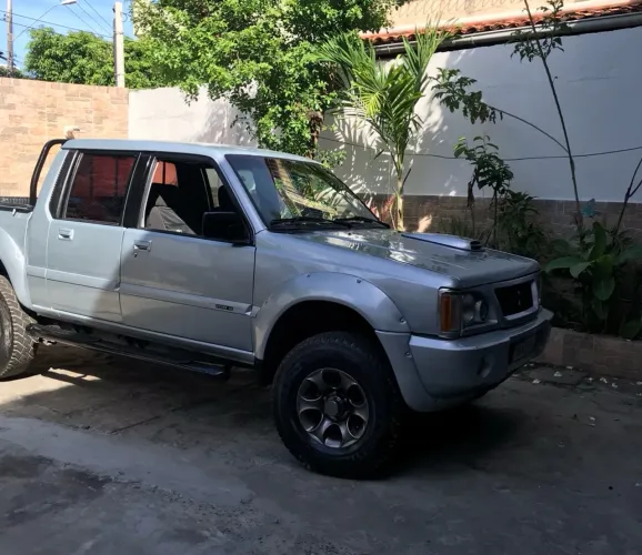 Mitsubishi L200 GLS 2.5 4X4 CD Diesel 2005