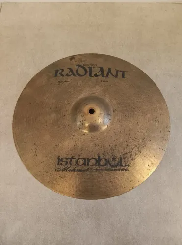 ## Prato de bateria Istanbul Radiant Crash 15, liga B8, sem detalhes, raríssimo !!!