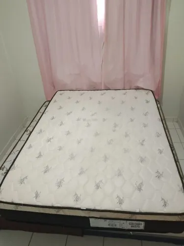 COLCHÃO DE CASAL SEMINOVO