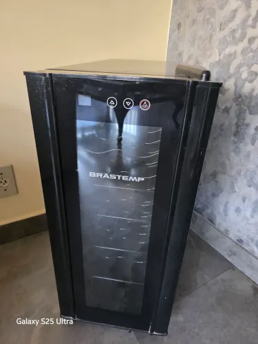 Adega Climatizada Brastemp para Vinhos - Porta de Vidro | Oportunidade