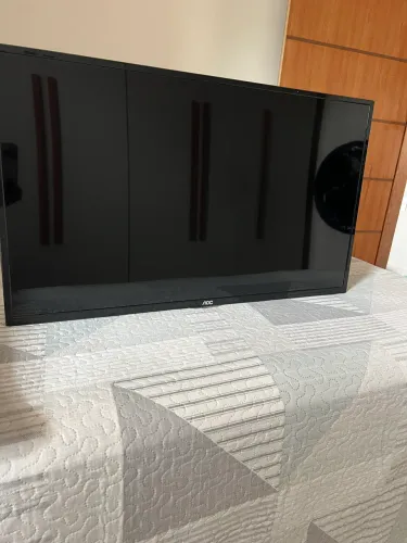 Vendo Tv 32 polegadas seminova 700$