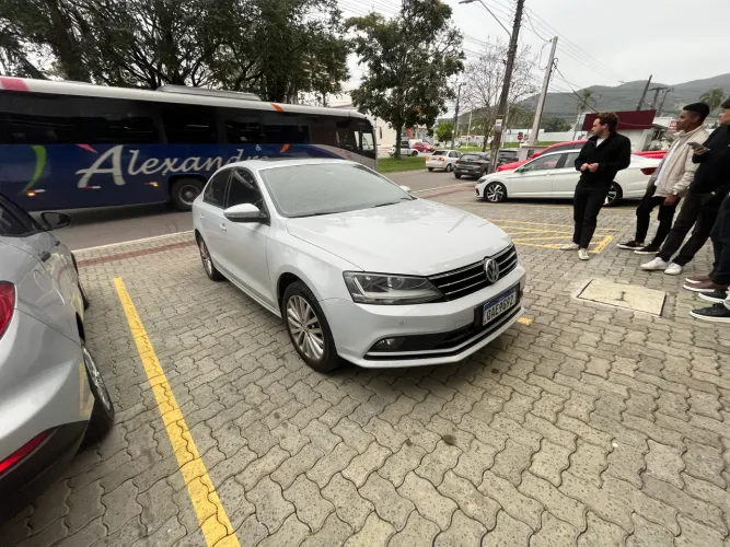 Volkswagen Jetta Comfortline 1.4 TSI 16V 4P Aut. 2017