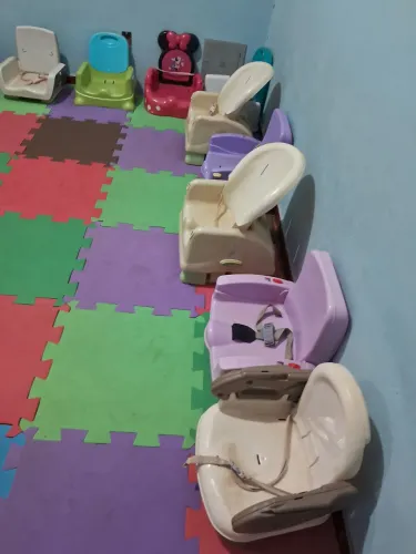 Vendo lote de cadeiras para quem trabalha com crianças 25 reais cada contato *