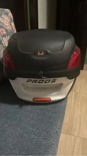 Baú moto novinho