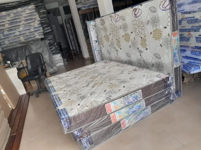 Colchão Casal d33 espuma novo ## 10x sem juros no cartão
