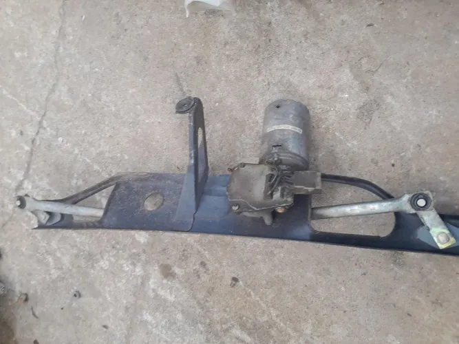 Motor do limpador de para brisas do gol quadrado