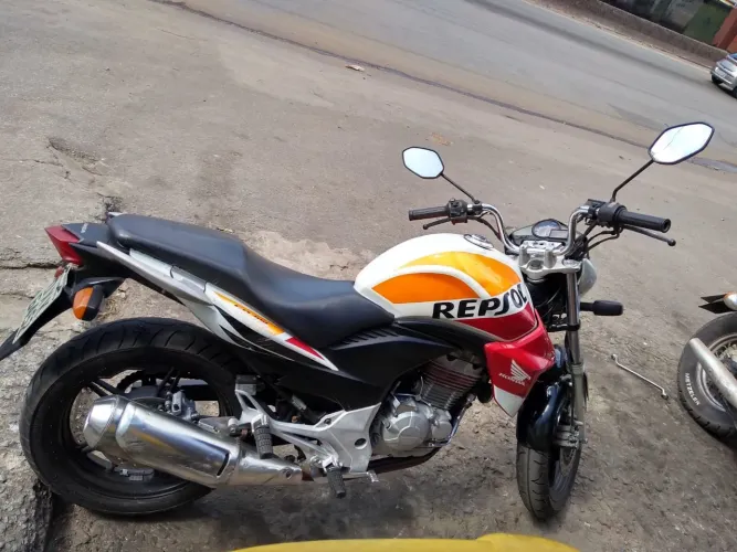 Cb300 série especial 