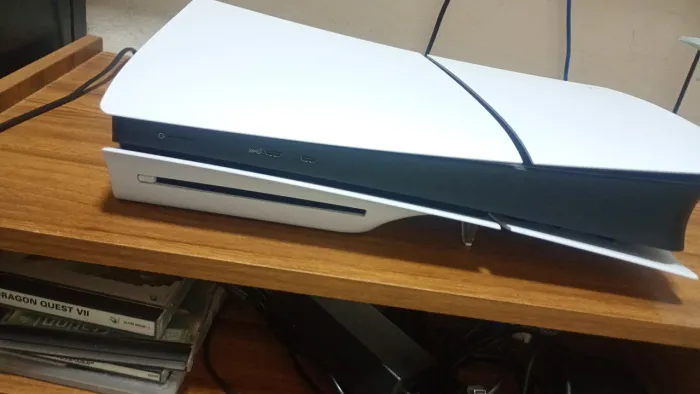Ps5 slim com leitor de disco 2 meses de uso 2 Controles nota fiscal