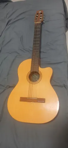 Violão semiprofissional