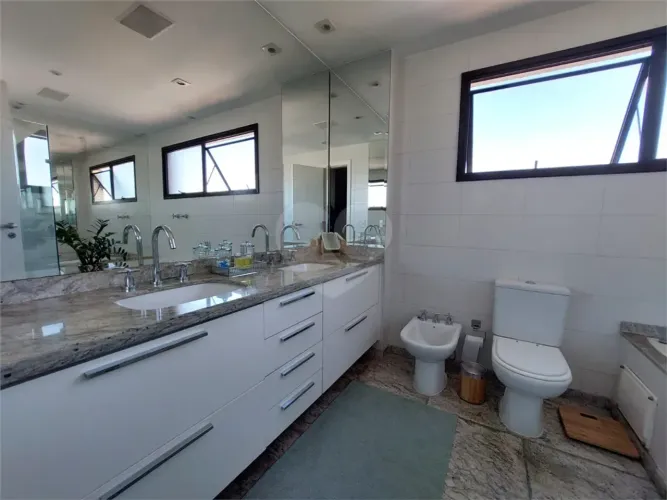 Imóvel para venda possui 218 metros quadrados com 3 quartos em Perdizes - São Paulo - SP