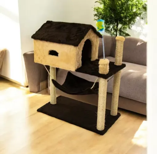Arranhador de gato com casinha