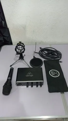 AKG P3 S Microfone dinâmico cardióide preto