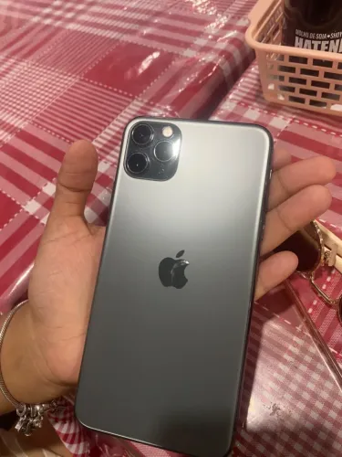 Vendo iPhone 11 Pro Max 64gb 1400