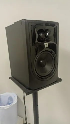 Monitoes de som JBL 305P MKII