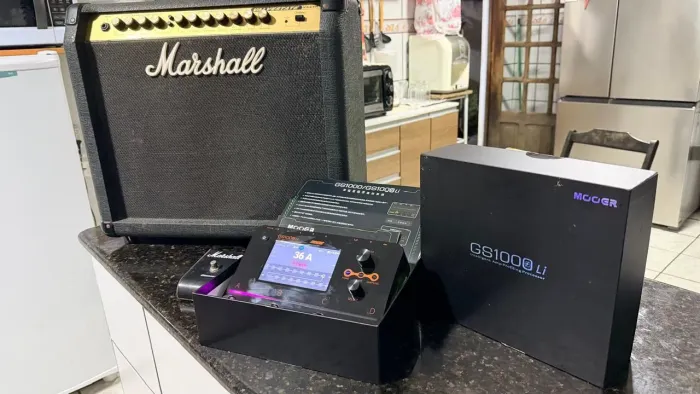 Amplificador Marshall Valvestate + Pedaleira MOOER GS1000Li