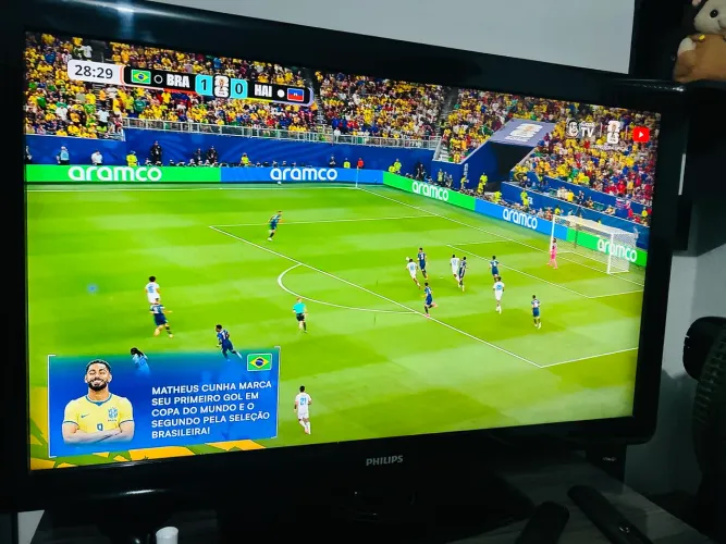 TV 42 POLEGADAS COM APARELHO ROKU