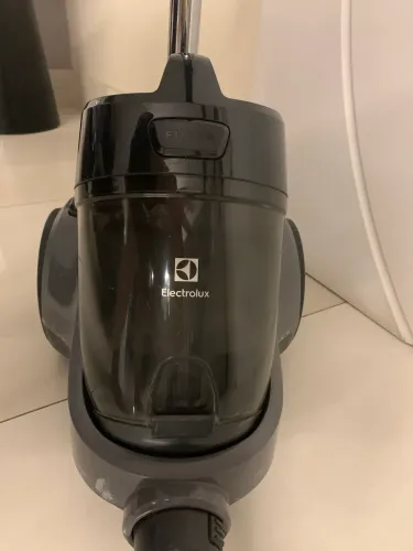 Aspirador de Pó Eletrolux EAS 30 1600W / 127V