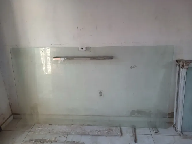 Porta de vidro 700 reais