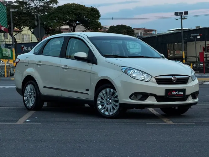 Fiat Grand Siena Essence Dual. 1.6 Flex 16V 2015