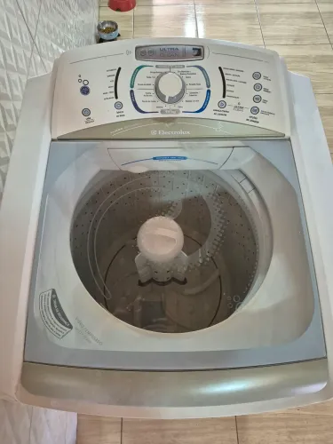 Máquina de Lavar 15kg Electrolux