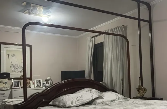 Parede de espelhos e moldura 3x4m