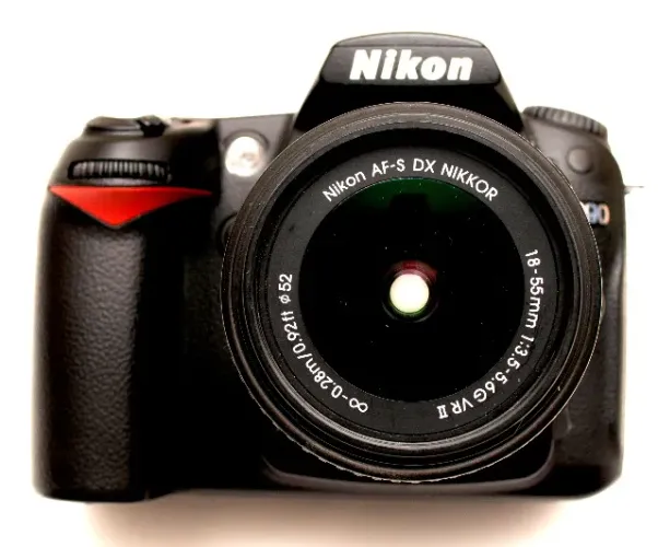 Câmera Nikon D90 em excelente estado com Lente 18-55 VRII nova