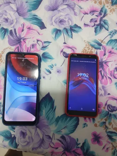 Vendo dois celulares