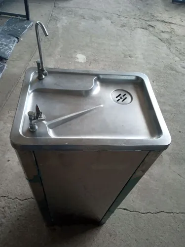 Bebedouro industrial em aço inox 