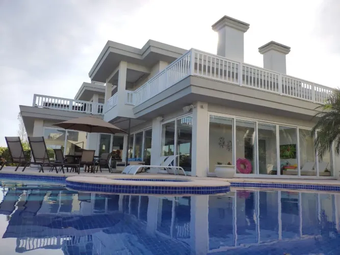 Linda casa no Ilhas Park com 6 suites