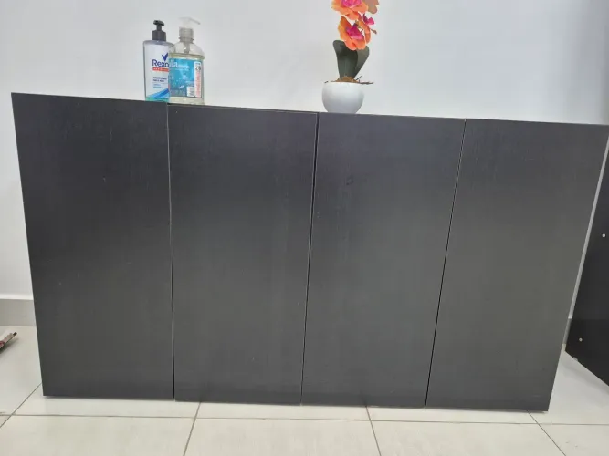 Vendo aparador preto usado pouquíssimas vezes.