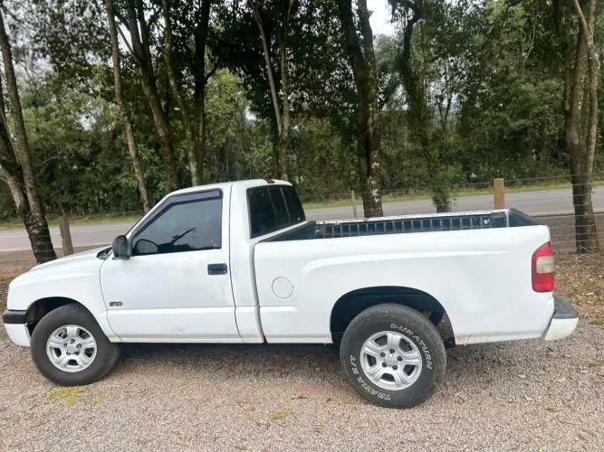 Chevrolet S10 Blazer 2.4 MPFI 8V 128cv 4P 2001