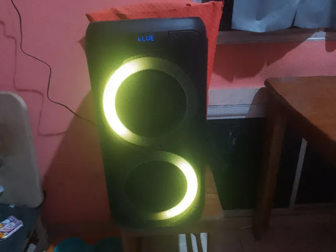 Vende-se caixa de som