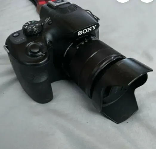 Vende-se câmera Sony 3000 profissional  20.1 megapixels muito top