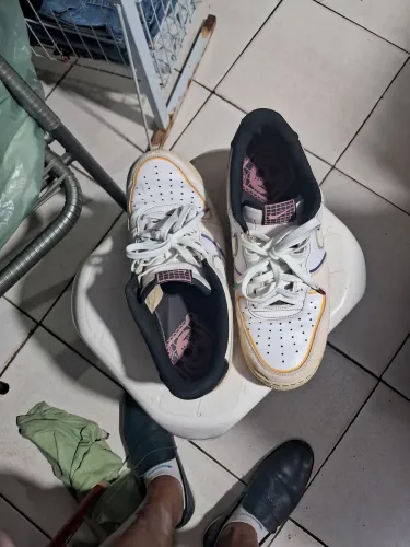 Tênis Nike em couro tamanho 39