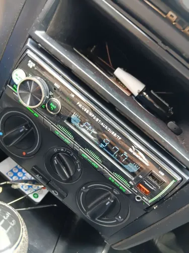 Radio automotivo