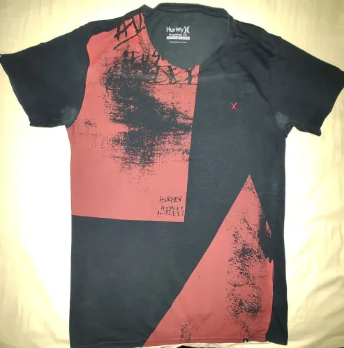 Camiseta Hurley gola V slimfit Tam P especial