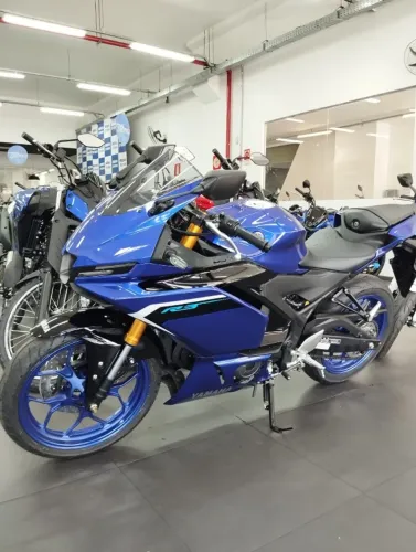 YAMAHA R3 ABS CONNECTED 2027 - cartão em até 21x (consulte condições) - FINANCIAMENTO