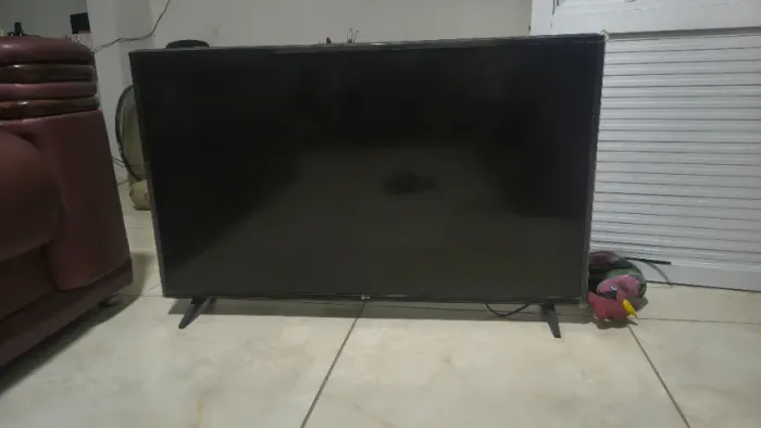 Televisão LG - COM DEFEITO DE TELA