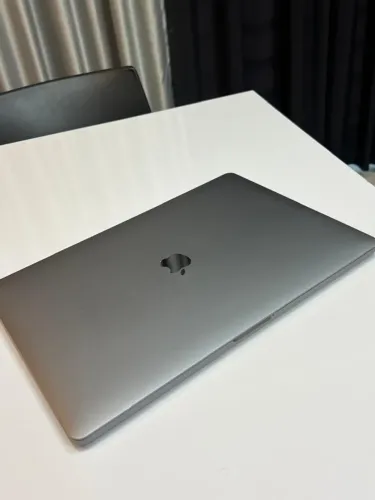 Apple macbook pro 2019