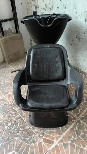 Lavatório e cadeira de salão 