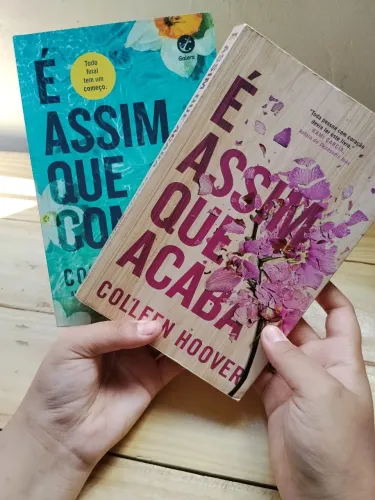 3 livros Collen houver