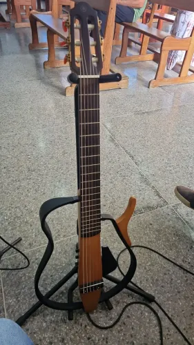 Violão Yamaha Silent SLG110N (Aceito troca em violão de aço na mesma faixa de preço)