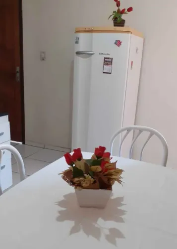 Alugo kitinet 1000 reais / mes