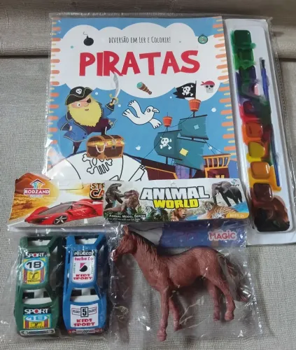 Kit livro de colorir, cavalo ? borracha e carrinhos Street CARS