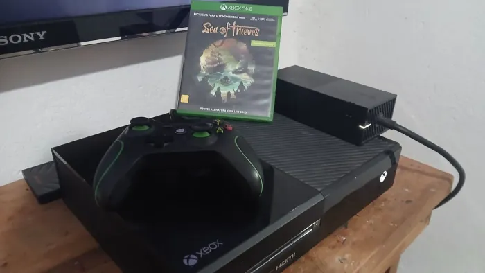 XBOX ONE 1 manete 2 jogos