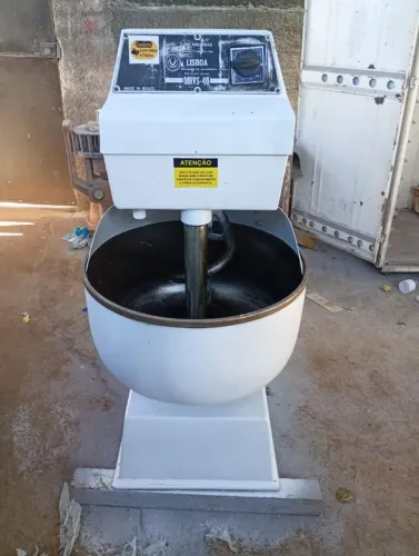 Masseira espiral 40 kg de massa pronta 25 kg de farinha marca Lisboa